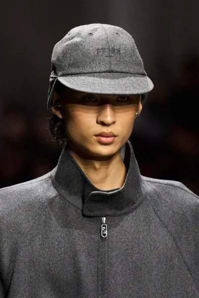 Look 70